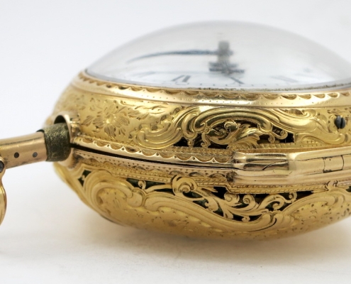 Gold repousse half quarter repeater