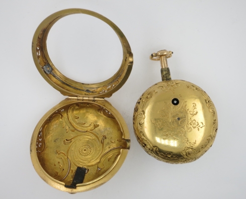 Gold repousse half quarter repeater