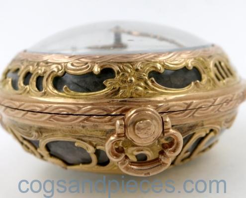 IMG_6892 Leroy Paris repousse gold agate