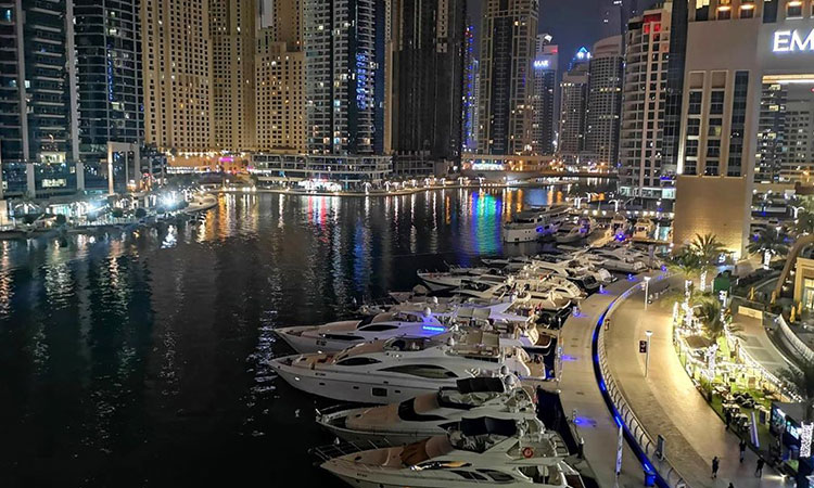 small boat rental dubai