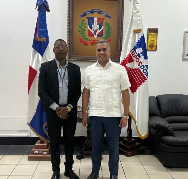 El director general del INPOSDOM, Erick Alberto Guzman, anunció el apoyo al SINACHOMOSC