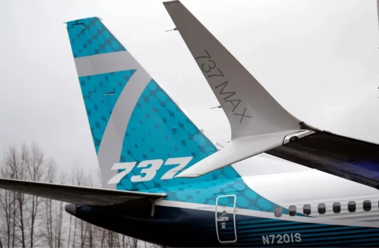 Ordenan dejar en tierra a 171 Boeing tras incidente en EEUU con el fuselaje