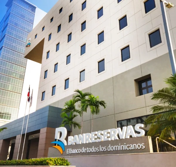 Banreservas aumenta su capital a RD$76,000 MM