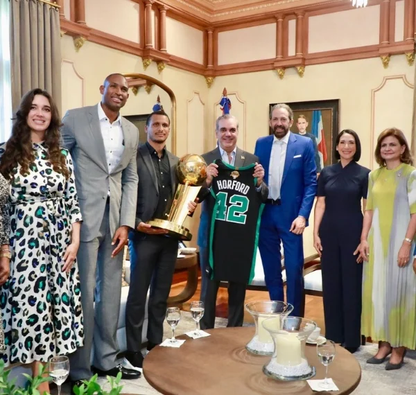 Presidente Abinader condecora con la Orden del Mérito de Duarte, Sánchez y Mella al destacado baloncestista dominicano Al Horford