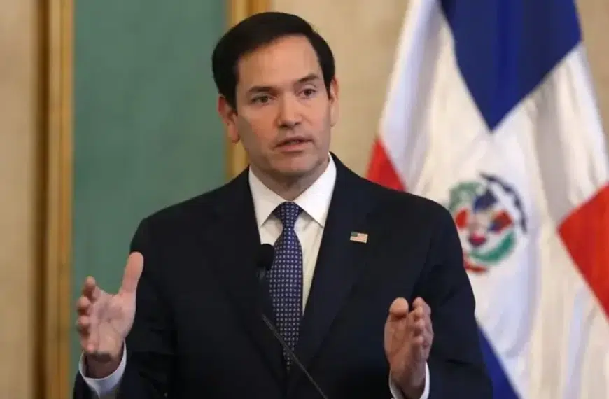 Absurdo que EEUU pague para cruzar canal de Panamá