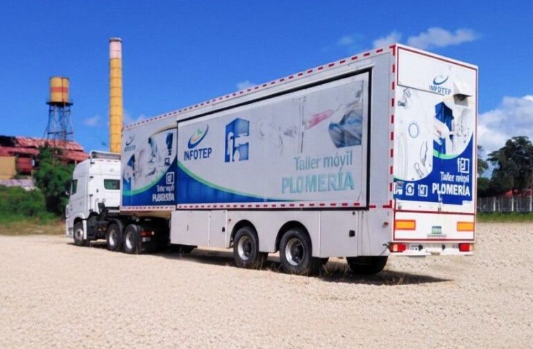 INFOTEP instala talleres móviles en Montellano para fortalecer la preparación de personal hotelero en Puerto Plata