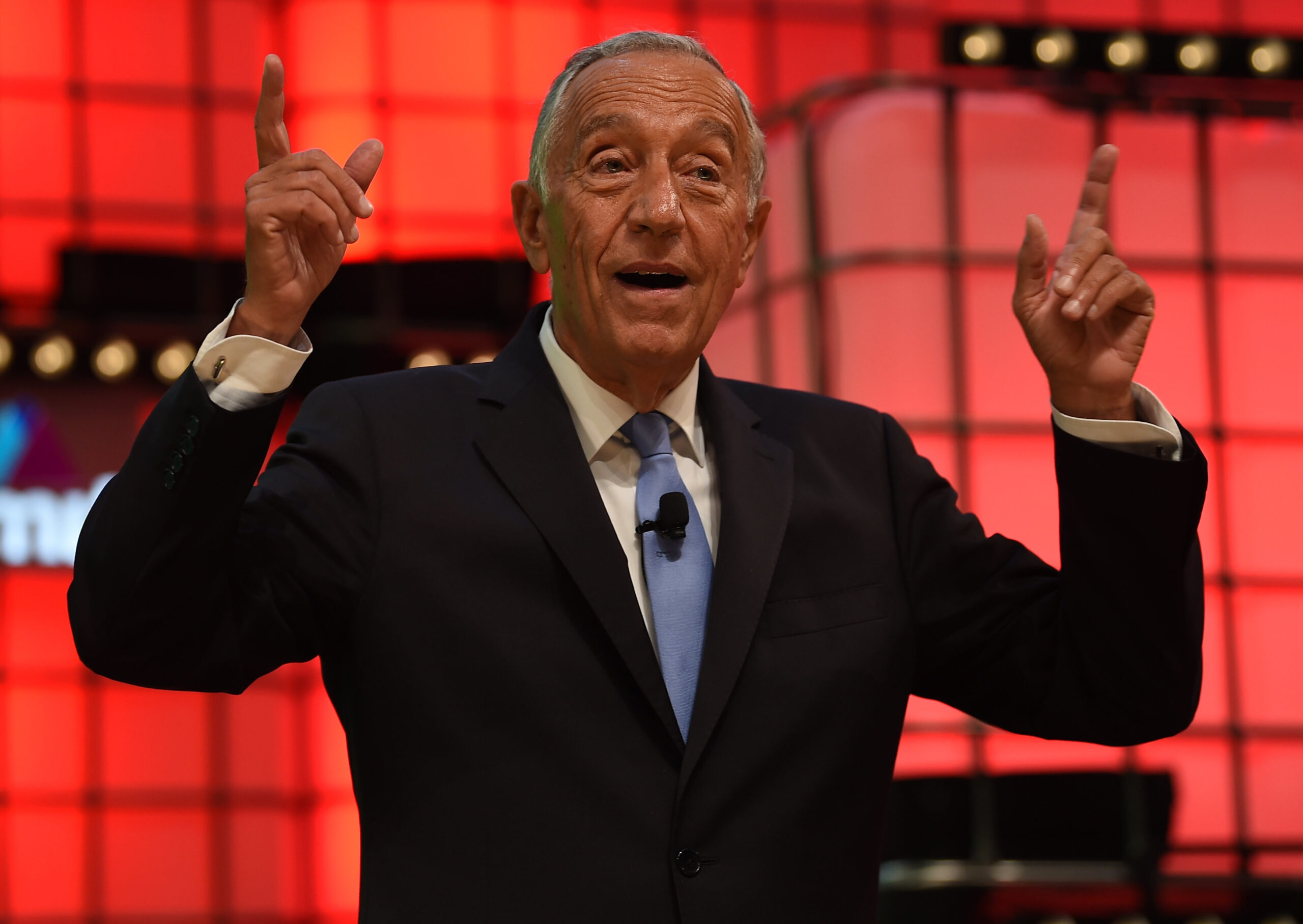 Marcelo Rebelo de Sousa Web Summit 2018 45784656021 1 scaled