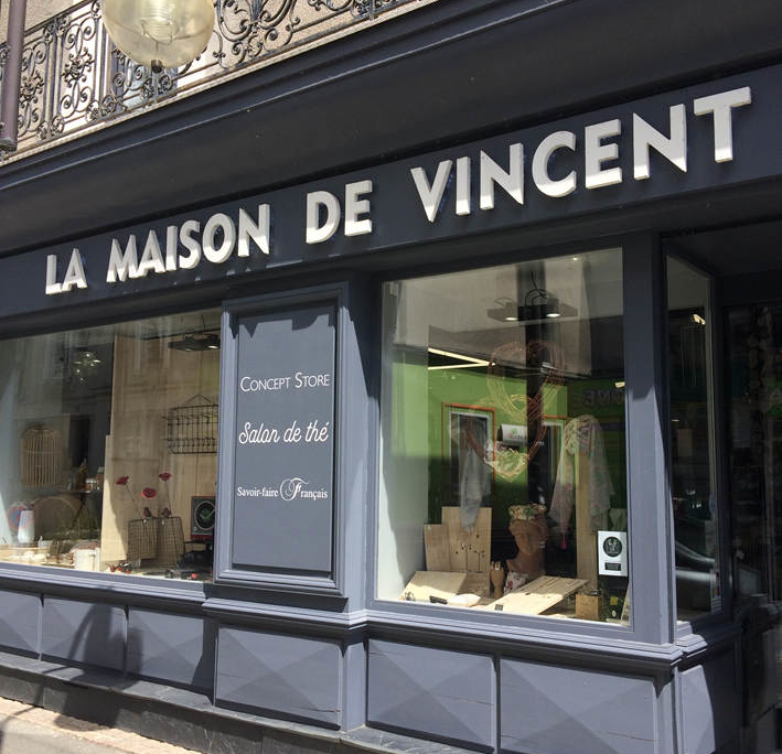 façade de la boutique la maison de Vincent Segré 49500