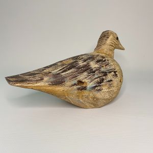 Mouette assise en bois