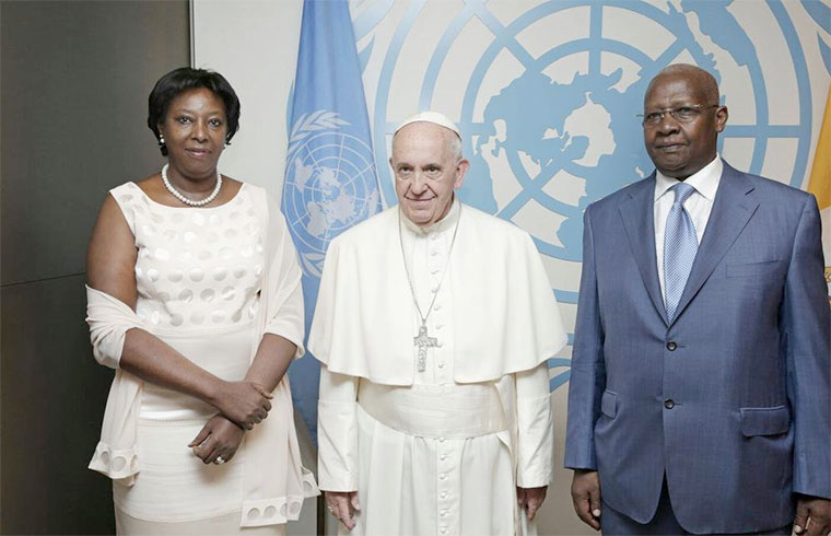 Sam Kutesa and wife with Edith Gasana and Pope Francis at the UN
