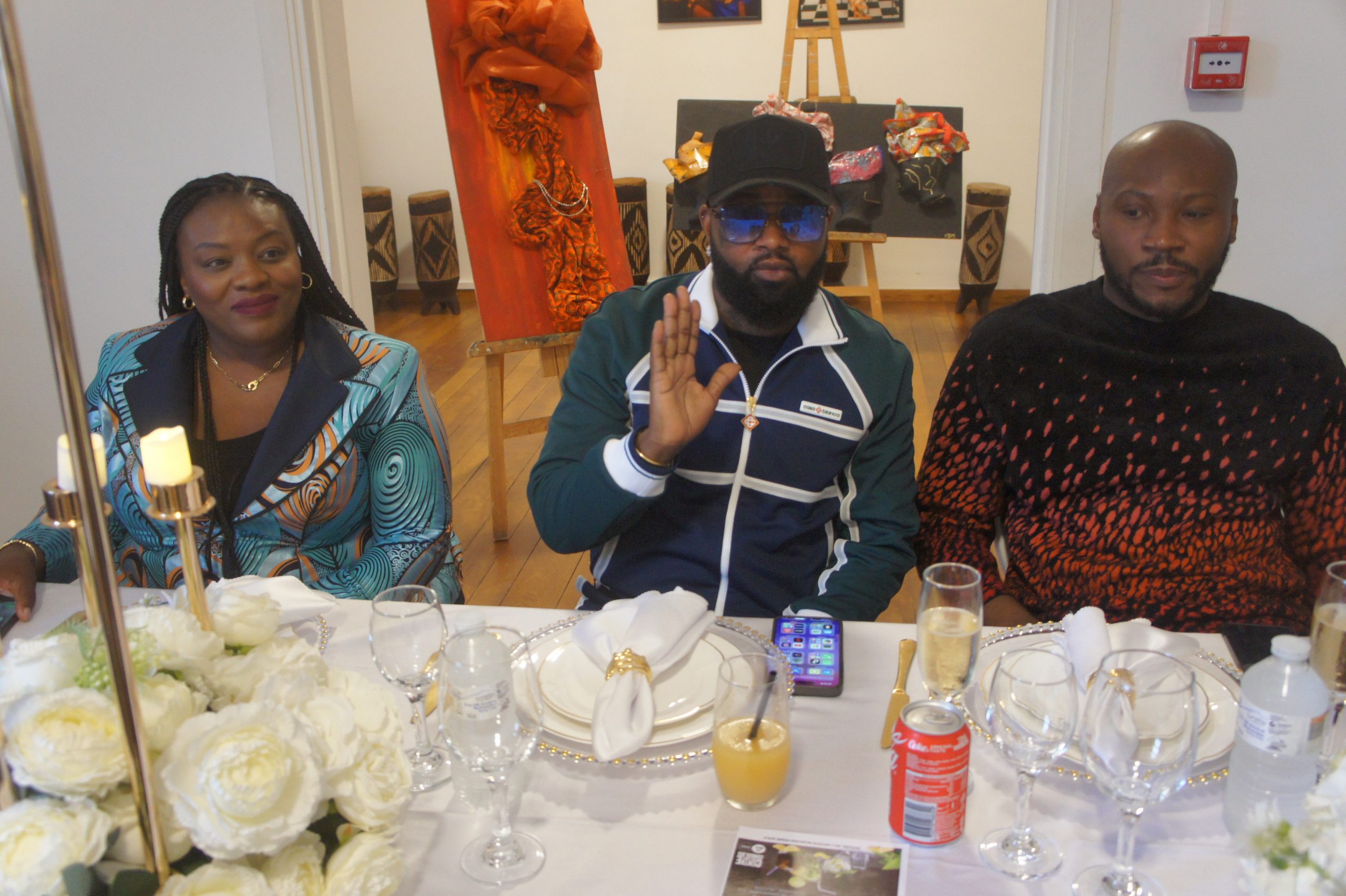 Musique. Ferre Gola reçu au Centre Culturel Congolais de Bruxelles Musique. Ferre Gola reçu au Centre Culturel Congolais de Bruxelles
