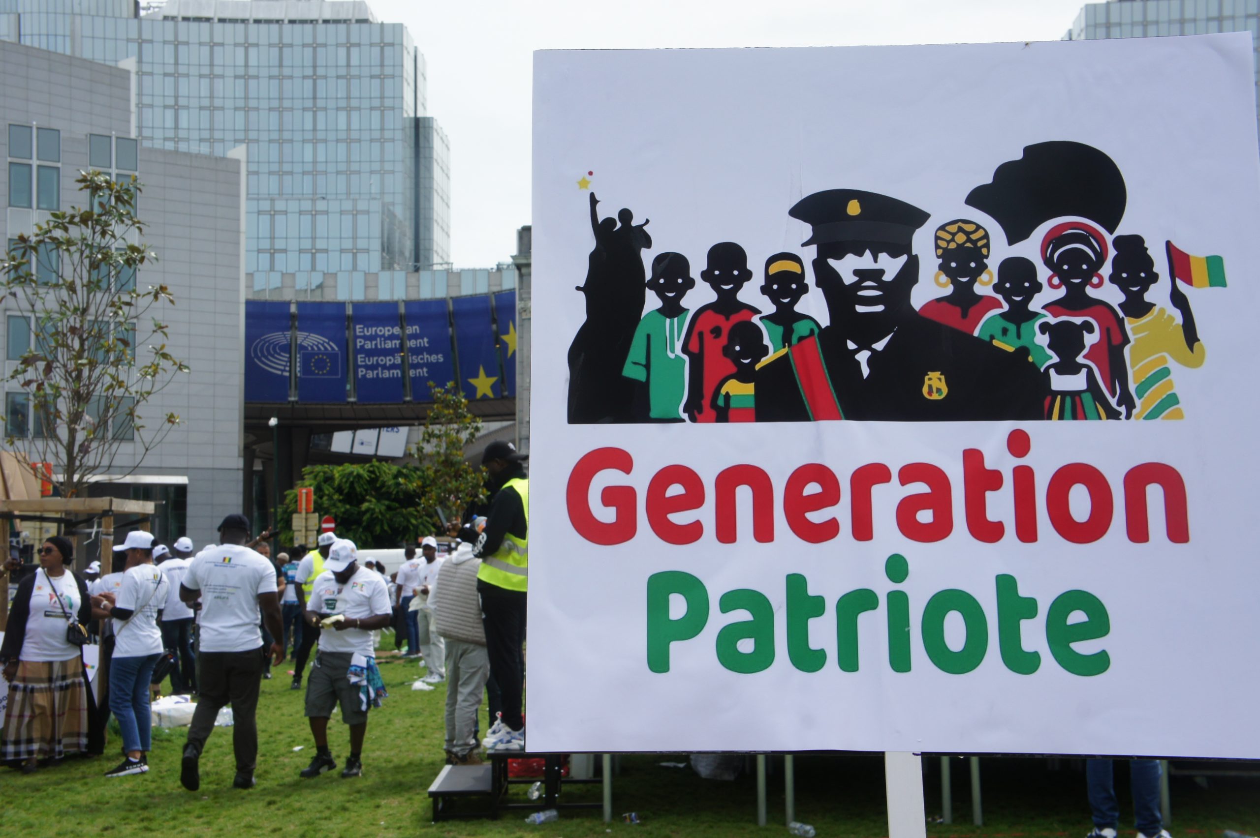 Bruxelles. « Génération patriote » devant le Parlement européen en soutien à Mamadi Doumbouya Bruxelles. « Génération patriote » devant le Parlement européen en soutien à Mamadi Doumbouya