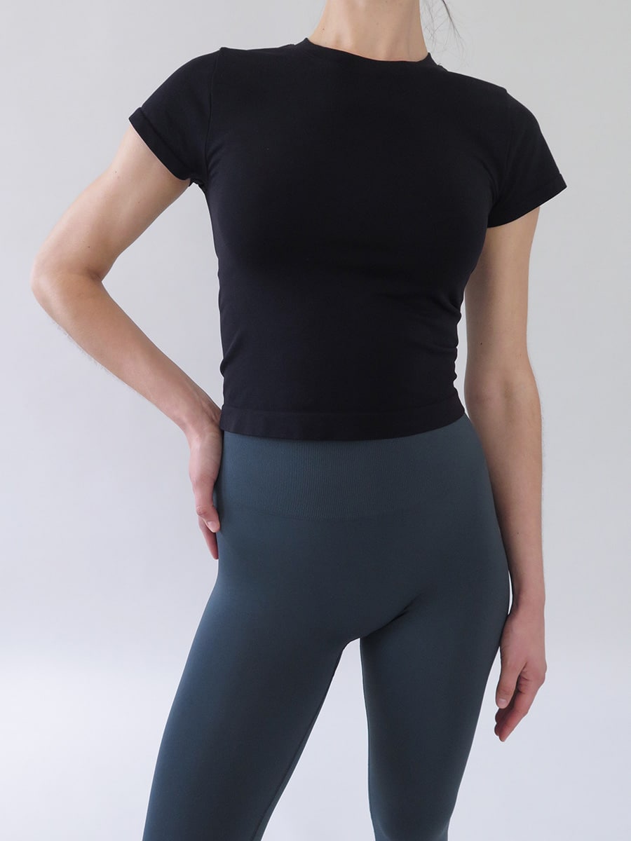 COO-TSHIRT-CROPPED-BLACK-FRONT