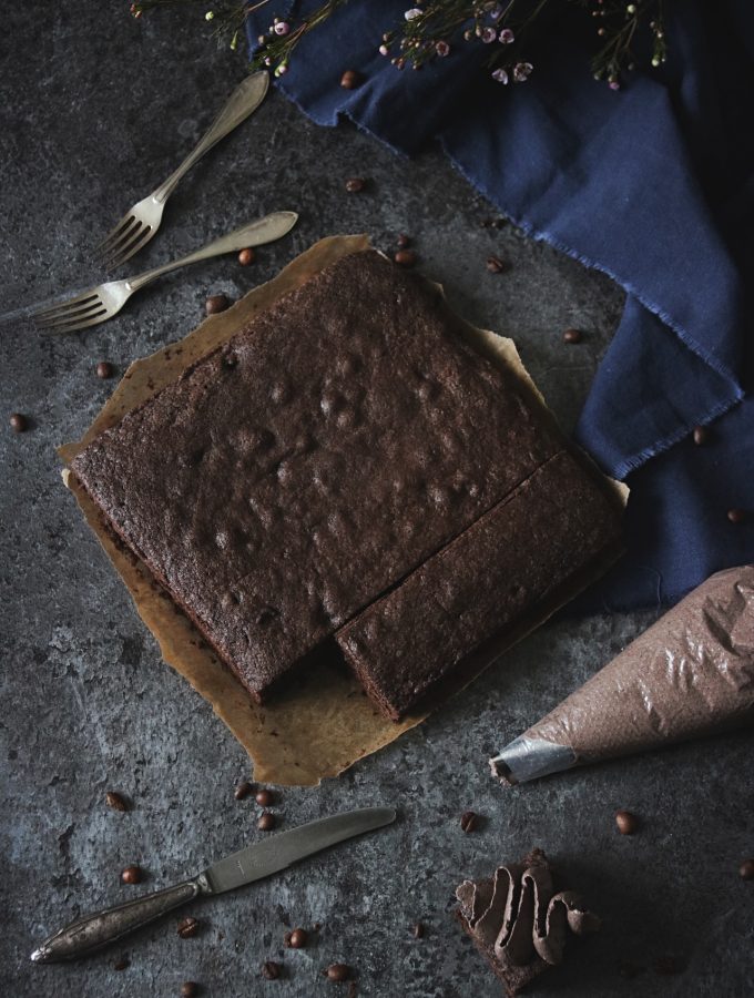 saftiga brownies med mockakräm5