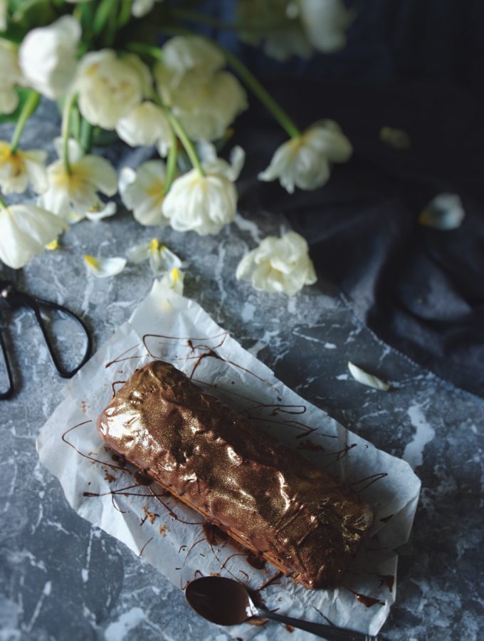 saftig sockerkaka med choklad tigerkaka