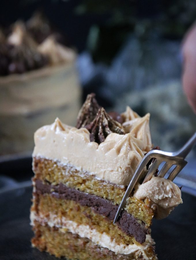 pumpa och morotstårta med choklad och karamell