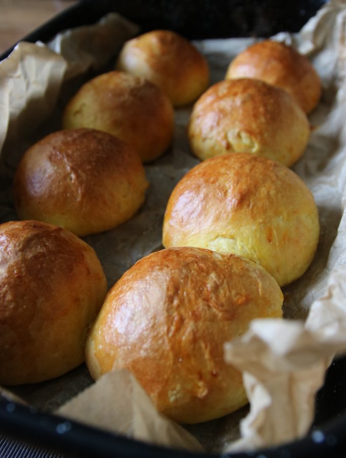 saffransbullar med vaniljkräm