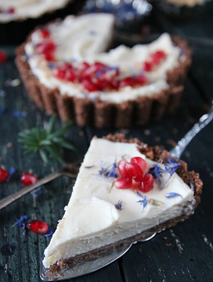 cheesecake med vit choklad och granatäpple