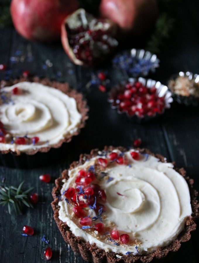 cheesecake med vit choklad och granatäpple