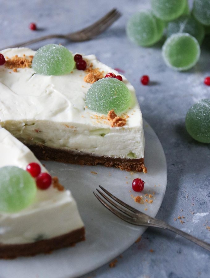 pepparkakscheesecake med gröna marmelad kulor