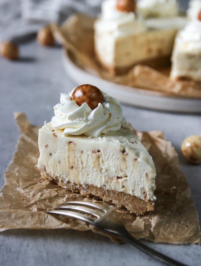 vit chokladcheesecake med karamell kross