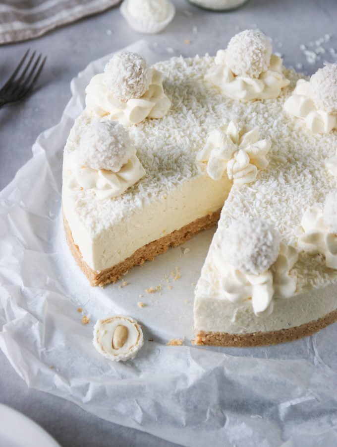 NO-BAKE RAFFAELLO CHEESECAKE