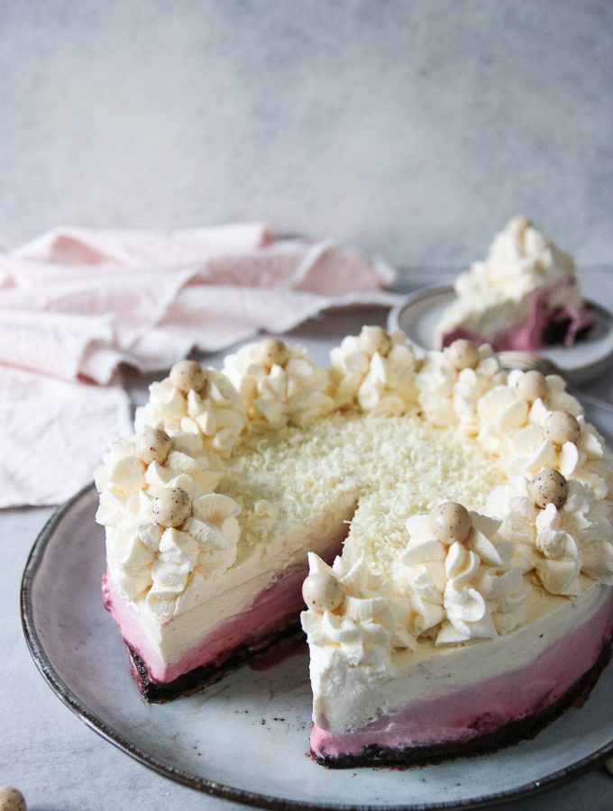 no-bake Neapolitan cheesecake