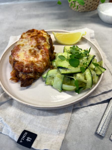 pollo ala parmigiana med zucchinisallad