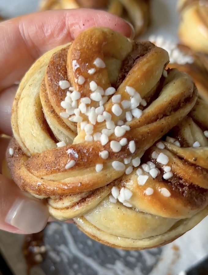 KANELBULLAR MED BRYNT SMÖR