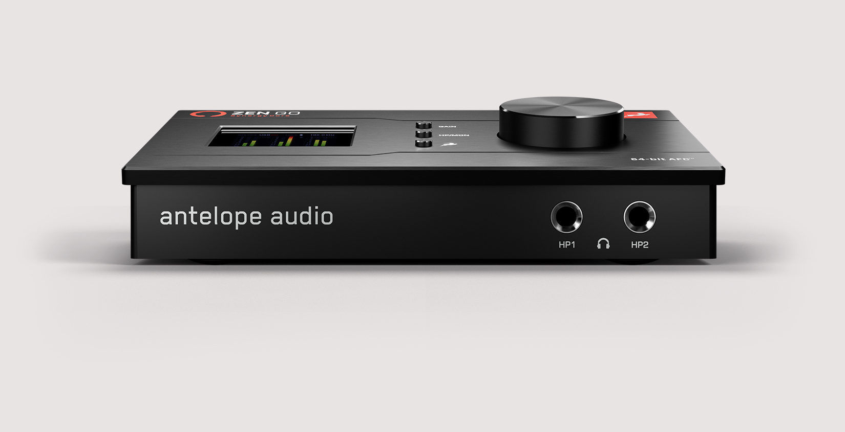 4X8 BUS-POWERED AUDIO INTERFACE ZEN GO SYNERGY CORE USB
