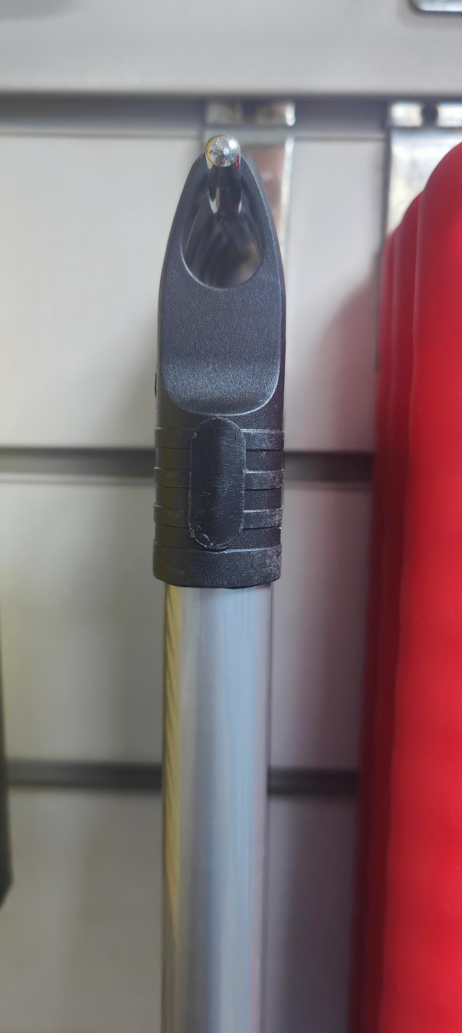 Broom screw handle