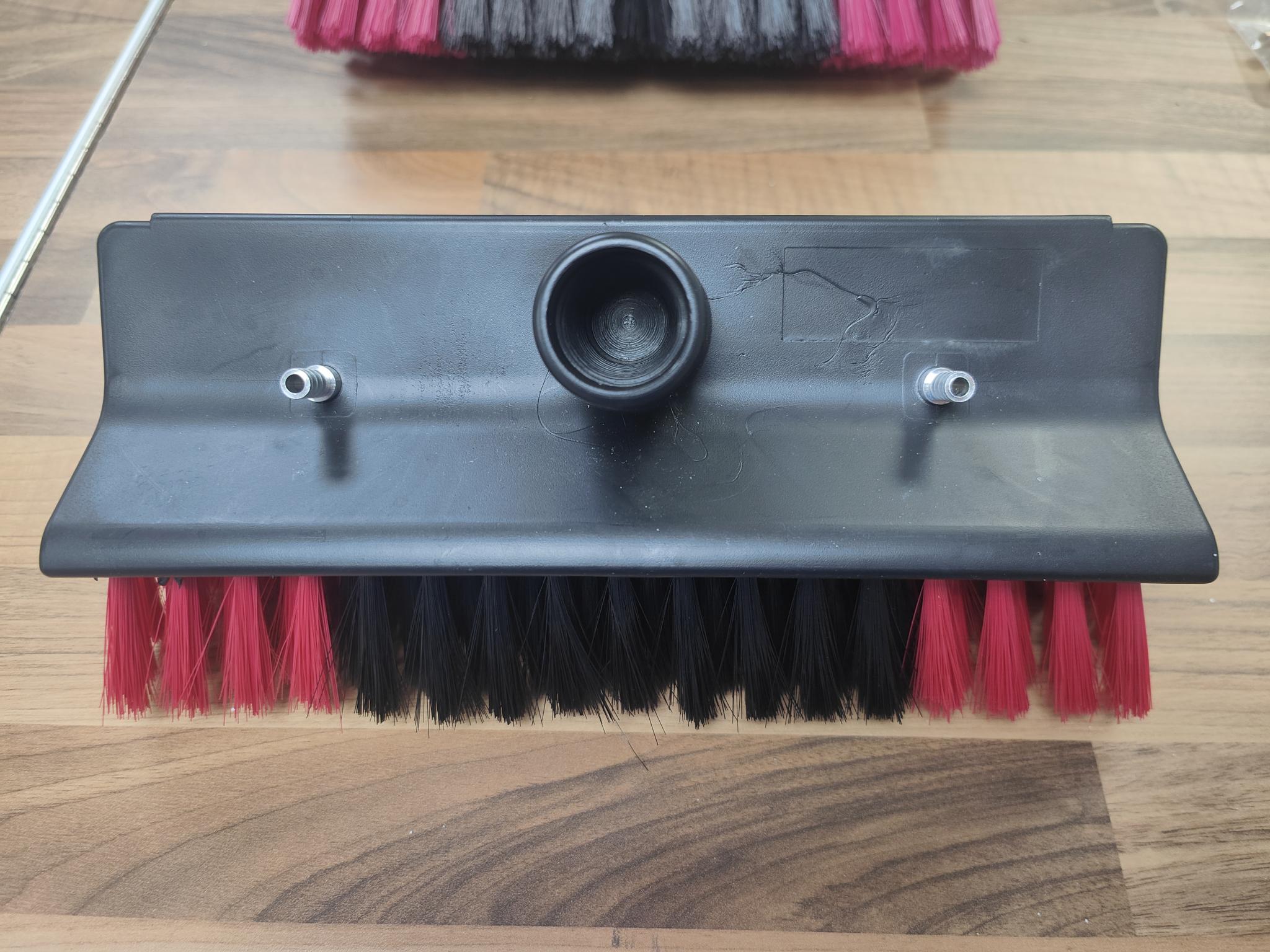 Hi-Lo sill brush/ Window cleaning
