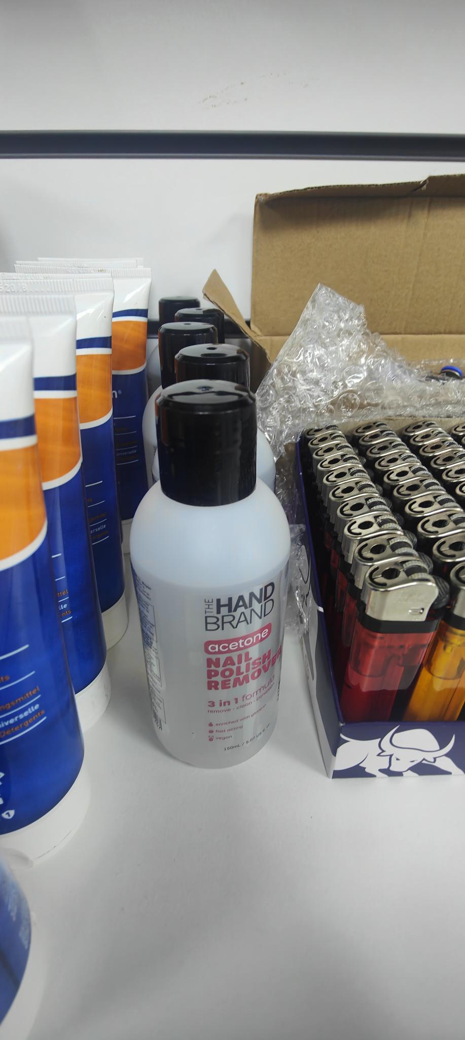 Nail polish remover/acetone