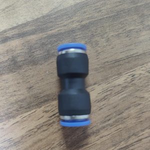 Pole/hose straight through connector x 1