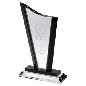 CLEAR GLASS CURVED TOP PLAQUE WITH BLACK SIDES AND STEP (15mm THICK) - 8.5in