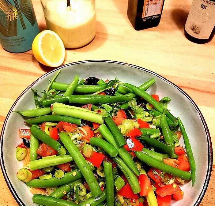 Salade niçoise met linzenpenne