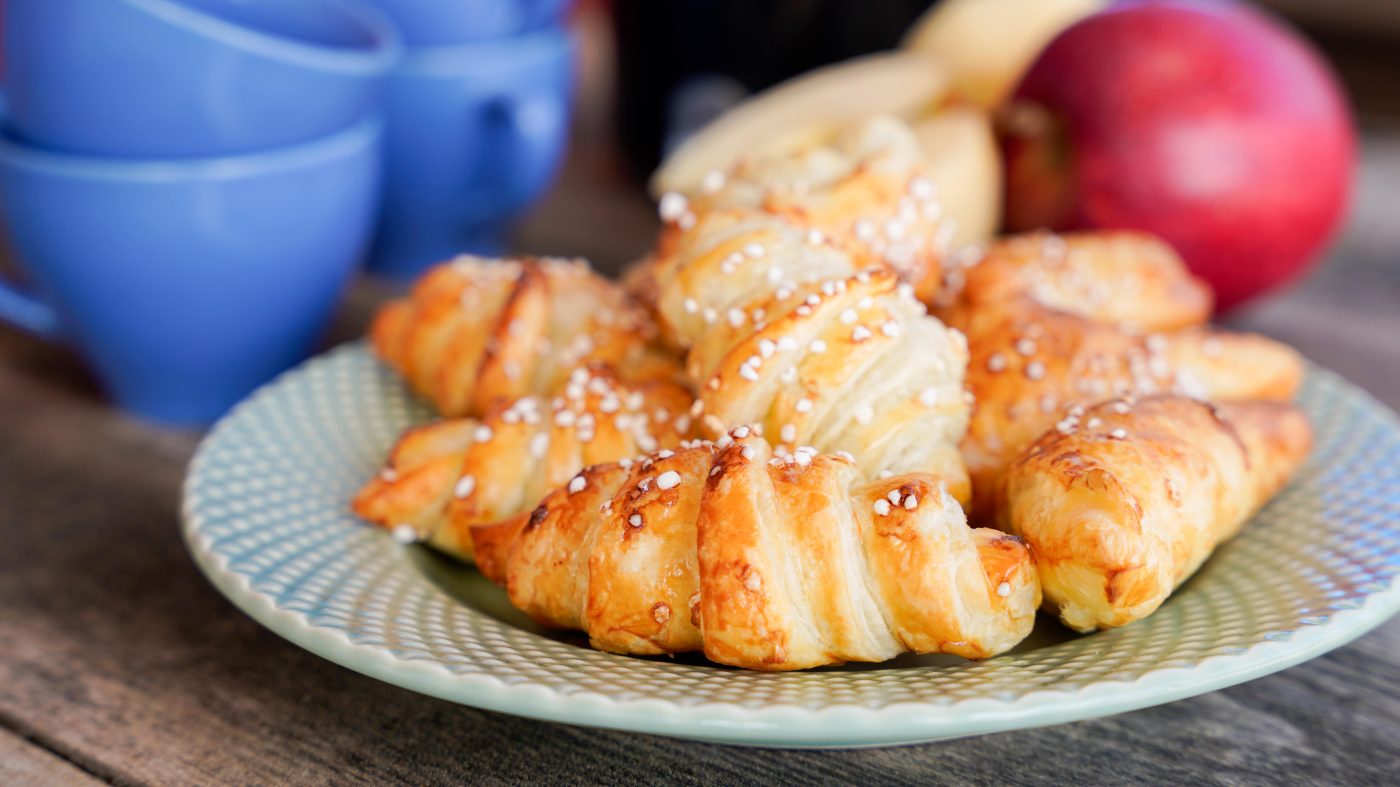 Croissanter med äppelfyllning airfryer recept gjort i Cosori Dual Blaze TwinFry