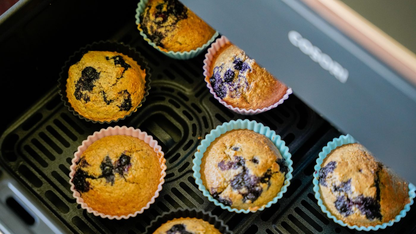 Glutenfria blåbärsmuffins med banan recept til Cosori Dual Blaze TwinFry kurv