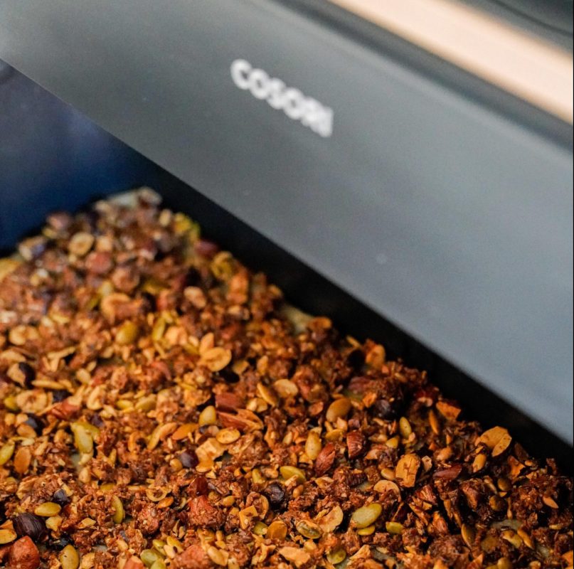 Hemlagad granola - airfryer-recept gjort i Cosori Dual Blaze TwinFry kurv