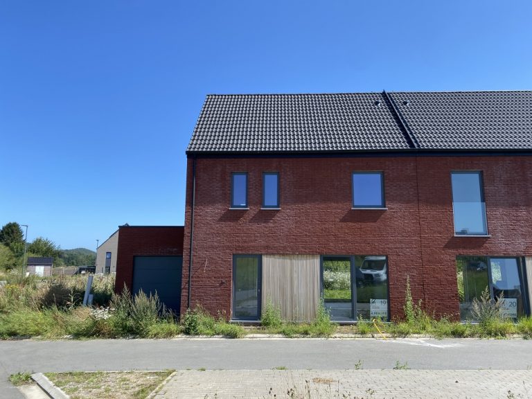 A26BE738-60C6-40CF-9F52-BDB26A930388_1_105_c