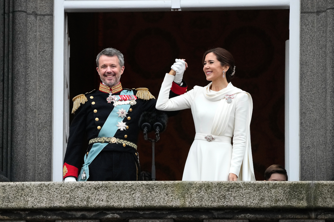 King Frederik and Queen Mary on the balcony at Christiansborg Palace after the proclamation. Photo: Keld Navntoft, The Royal House ©