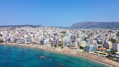 Chania är en populär semesterort med en härlig strand