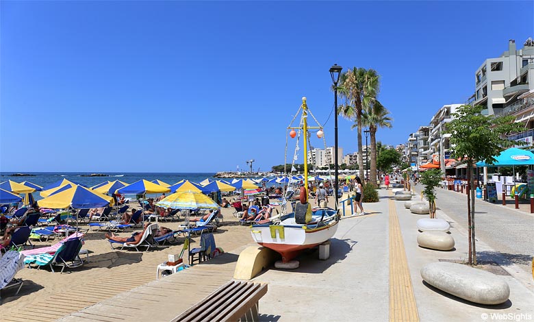 Chania hat eine sehr schöne Strandpromenade mit vielen Restaurants und Cafés