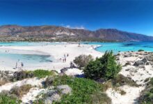 Elafonissi är en av Kretas vackraste stränder