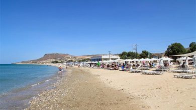 Karteros ist ein beliebter Strand etwas östlich von Heraklion