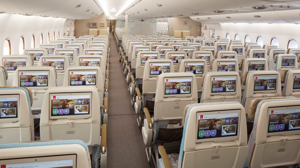 emirates economy a380 luchtvaart