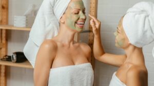 peeling-grün-maske-mutter-tochter-turban-pflege-spass-fun-cultureandcream-blogpost