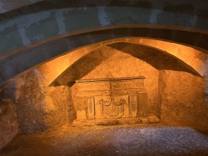 Katakomben-Rabat-catacombs-ancient-cultureandcream-blogpost