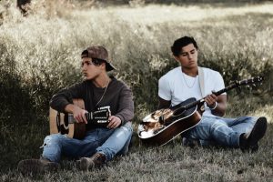 Rising Country Talents Mason & Julez Release New Track ‘Growin Up’