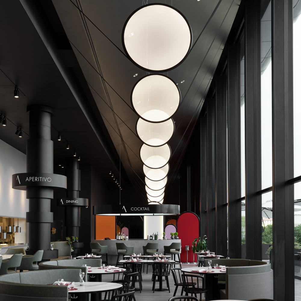 artemide_ArtemideDesign-Design-Suspension-Discovery-Vertical-Attimi-by-Heinz-Beck-02-min